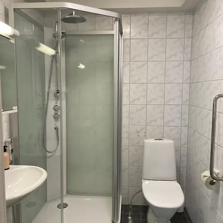 Pink Nissi 招待所 3*